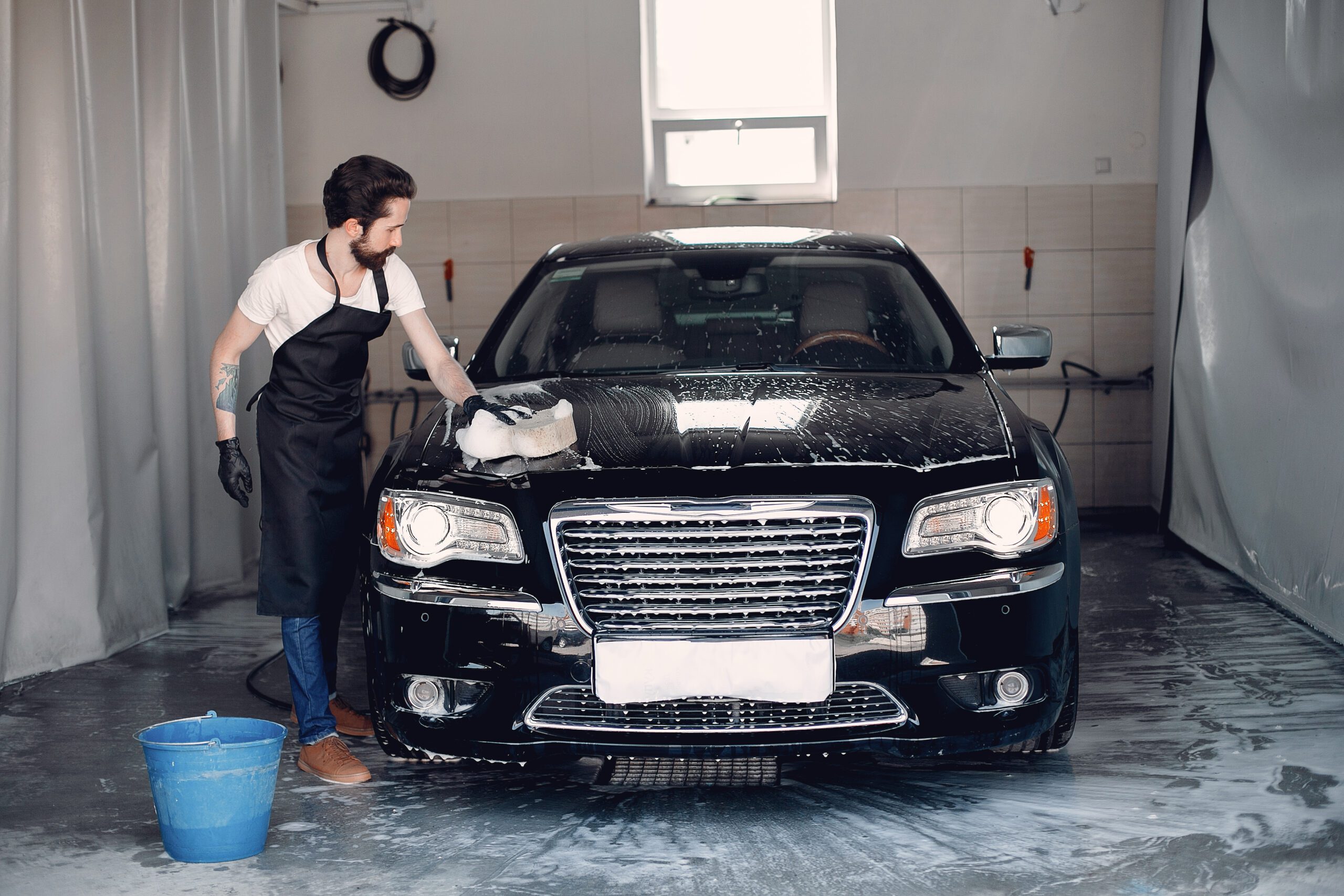 Read more about the article How Seasonal Changes Impact Your Car’s Cleanliness: Tips for 2025